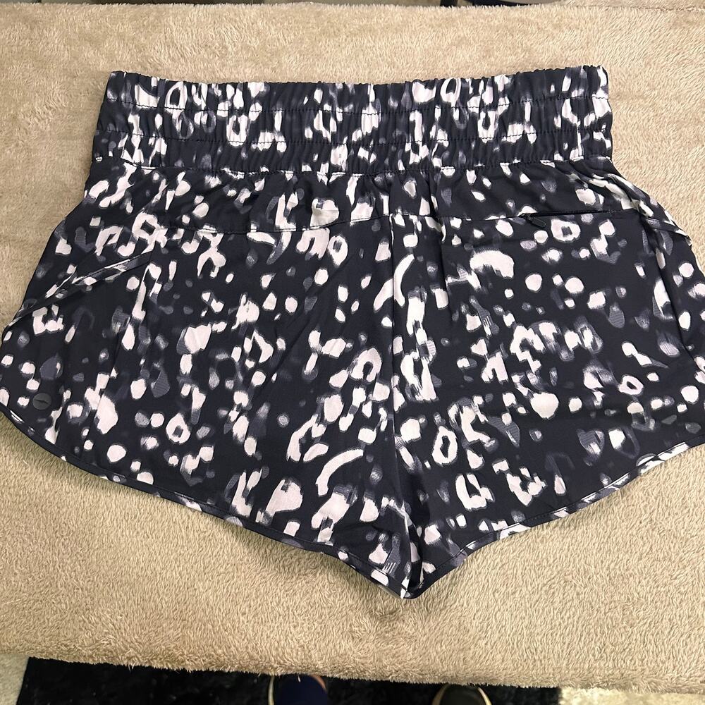 Avia Athletic Shorts Women Medium Black White Running Lined Workout - Picture 2 of 6